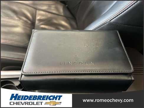 Used 2010 Lincoln MKZ Base image 27