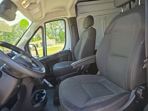 Used 2023 RAM ProMaster 2500 FWD image 12