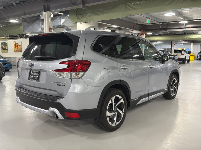 Used 2023 Subaru Forester Touring AWD/4WD image 4