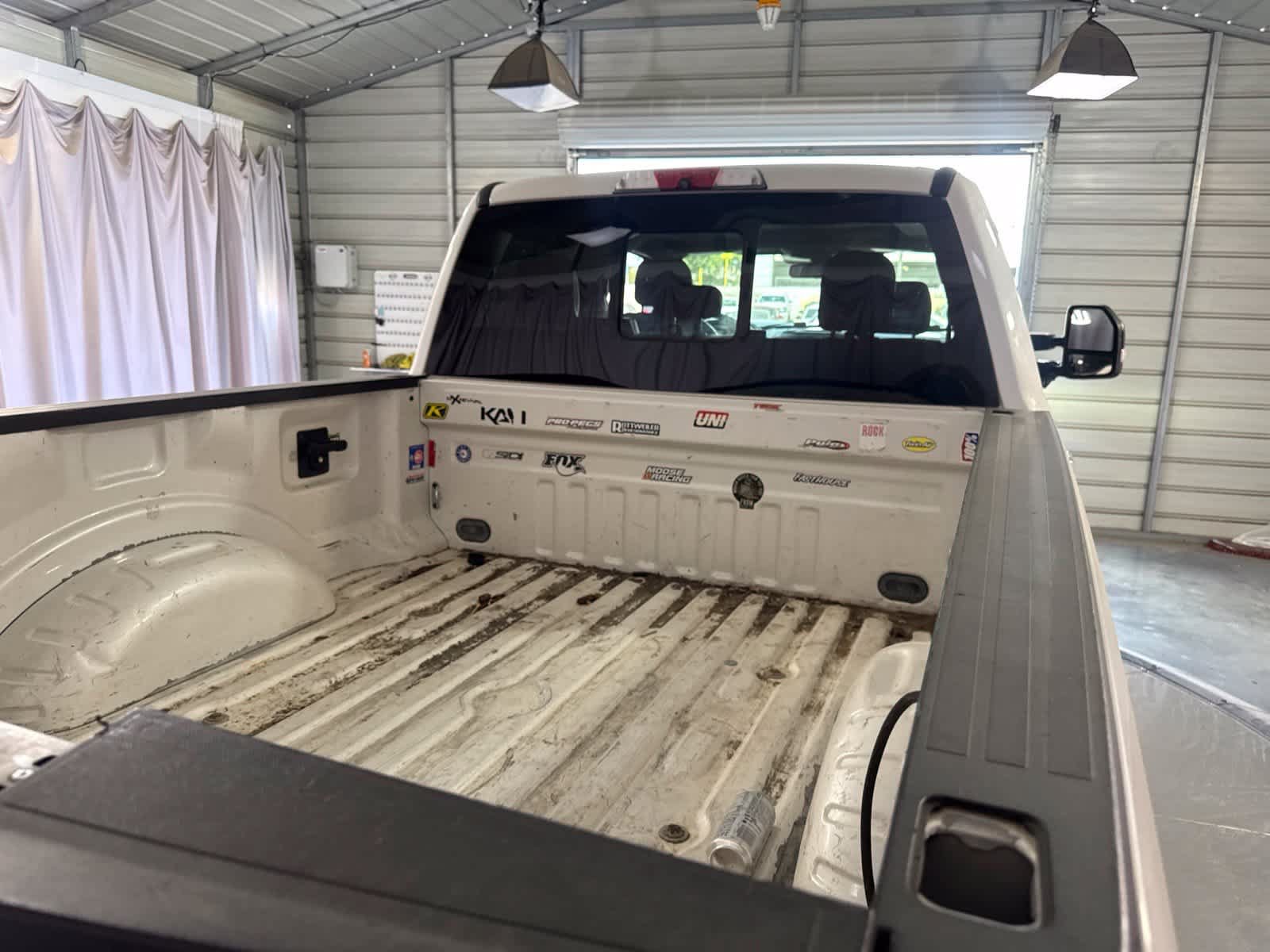 Used 2017 Ford F250 Platinum w/ Platinum Ultimate Package AWD/4WD image 16
