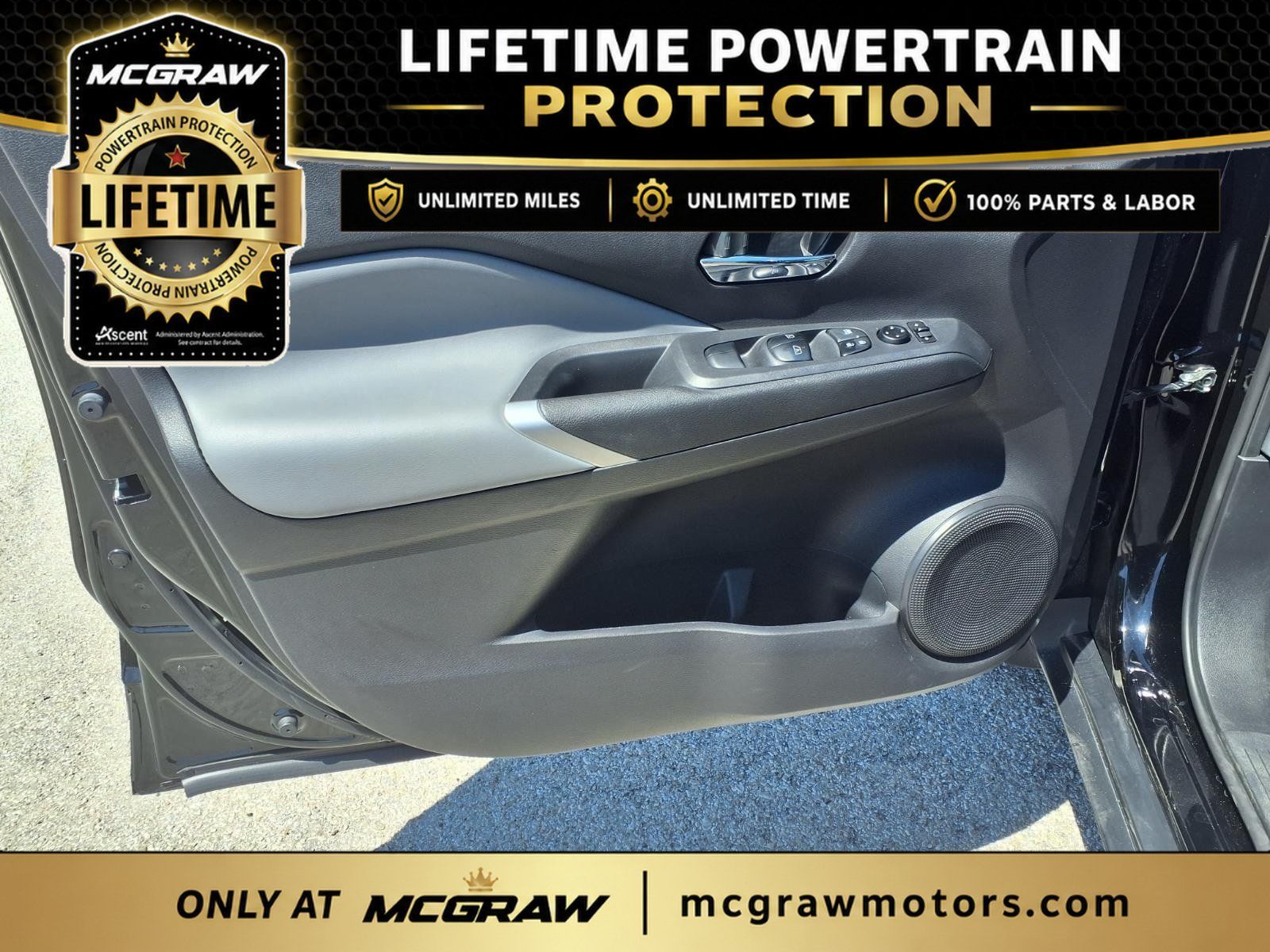 Used 2024 Nissan Kicks SR w/ SR Premium Package FWD image 9