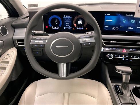 Certified 2025 Hyundai Sonata SE image 4