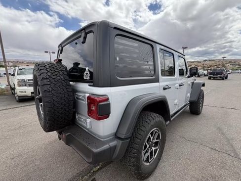 Used 2024 Jeep Wrangler Unlimited Rubicon w/ Technology Group image 5