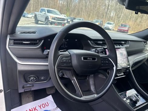 Used 2024 Jeep Grand Cherokee L Limited w/ Luxury Tech Group II image 15