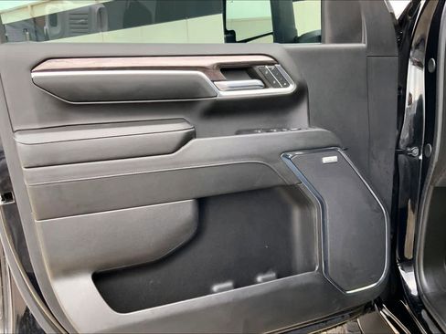 Used 2024 Chevrolet Silverado 3500 LTZ w/ LTZ Premium Package image 19