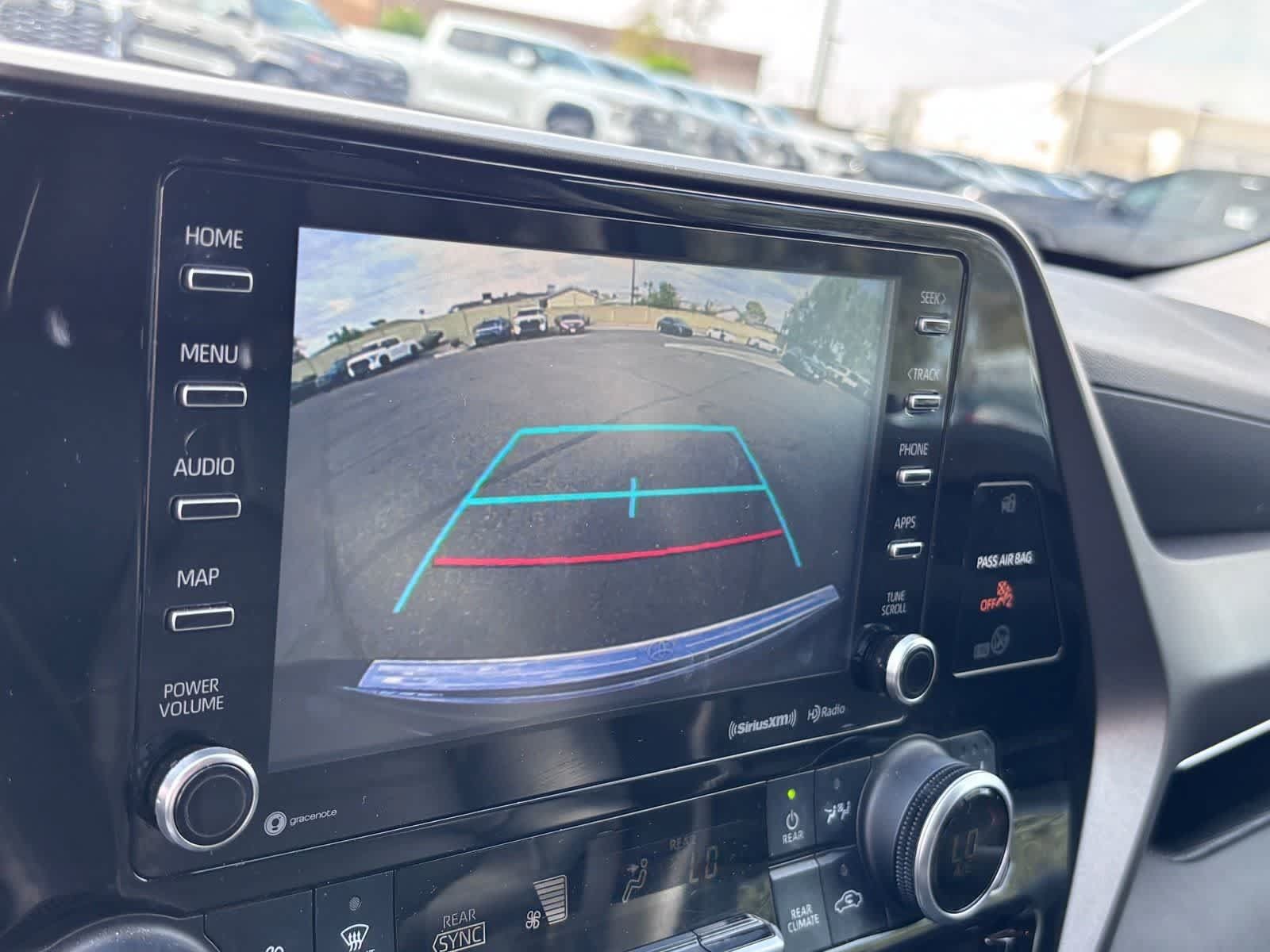 Used 2021 Toyota Highlander XLE FWD image 23