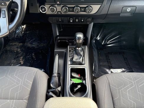 Certified 2019 Toyota Tacoma TRD Off-Road image 27