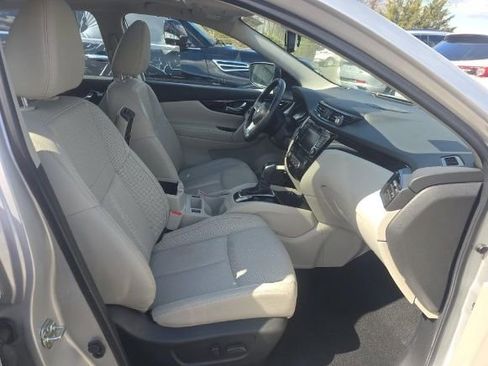 Used 2022 Nissan Rogue Sport SL w/ Premium Package image 5