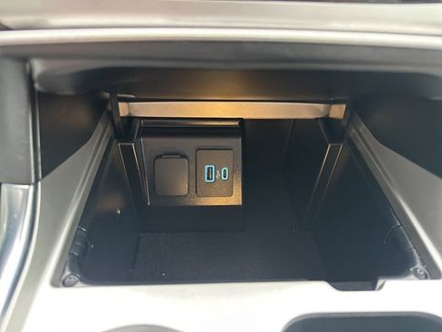 Used 2021 Ford Explorer XLT w/ Equipment Group 202A image 32