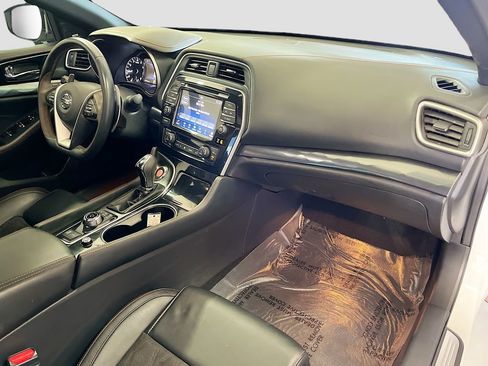 Used 2023 Nissan Maxima SR w/ Sport Mat Group FWD image 32