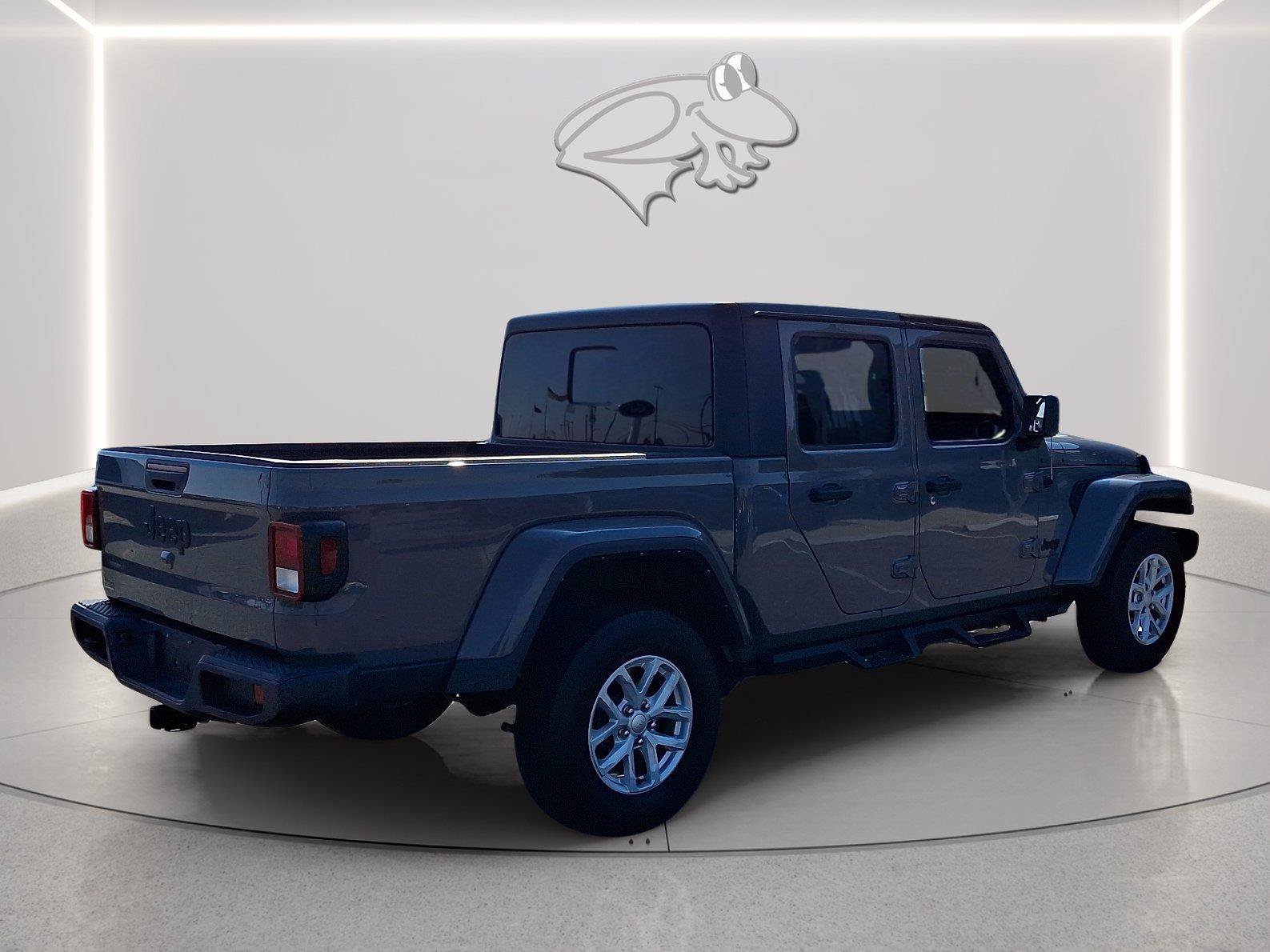 Used 2023 Jeep Gladiator Sport AWD/4WD image 5