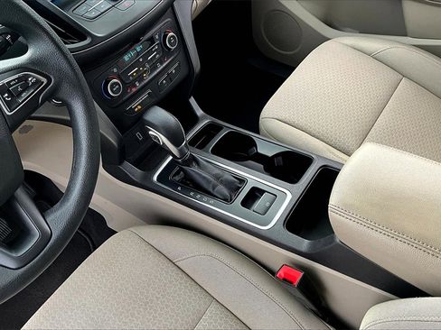 Used 2019 Ford Escape SE image 15