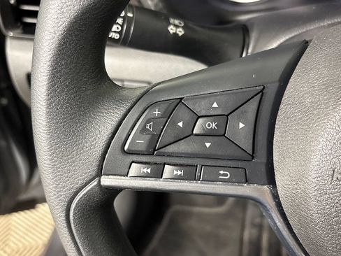 Used 2024 Nissan Sentra SV FWD image 17