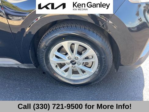 Certified 2024 Kia Carnival LX image 22