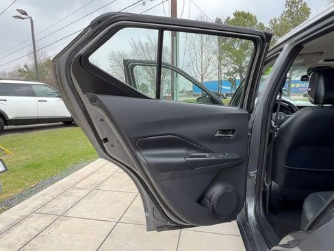 Used 2020 Nissan Kicks SR w/ SR Premium Package image 39