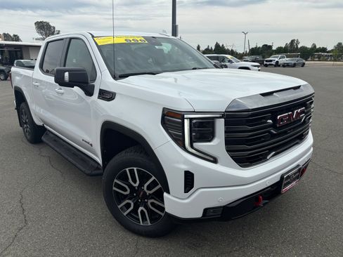 Used 2023 GMC Sierra 1500 AT4 w/ AT4 Premium Package image 3