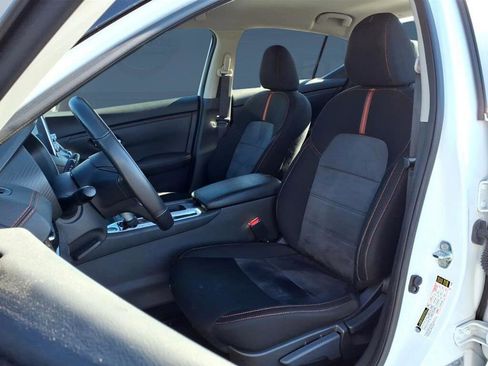 Used 2024 Nissan Sentra SR image 3