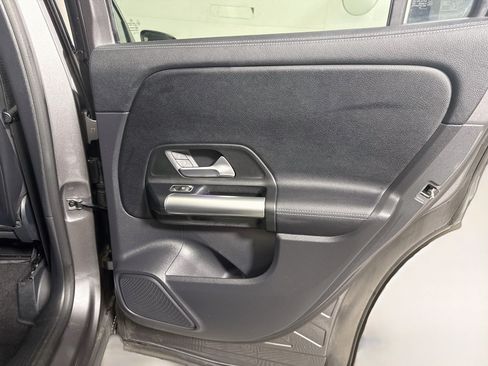 Used 2023 Mercedes-Benz GLA 250 w/ Premium Package image 28