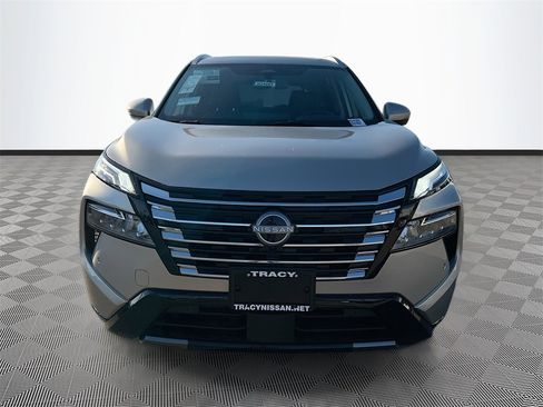 New 2026 Nissan Rogue Platinum image 2