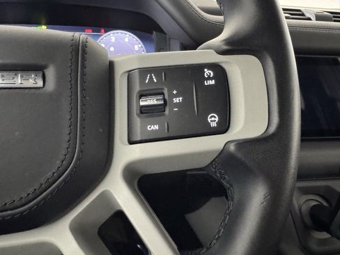 Used 2023 Land Rover Defender 110 X-Dynamic SE image 13