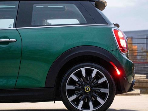 Used 2023 MINI Cooper SE image 4