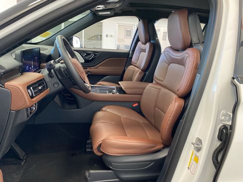 New 2026 Lincoln Aviator Reserve w/ Luxury Package image 16