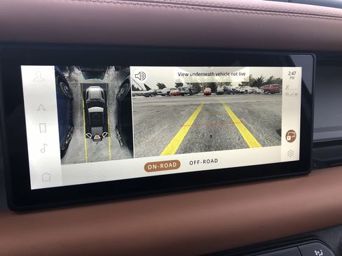 Used 2023 Land Rover Defender 110 S image 9