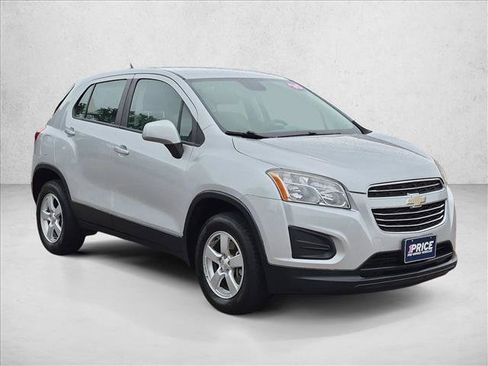 Used 2016 Chevrolet Trax LS AWD/4WD image 3