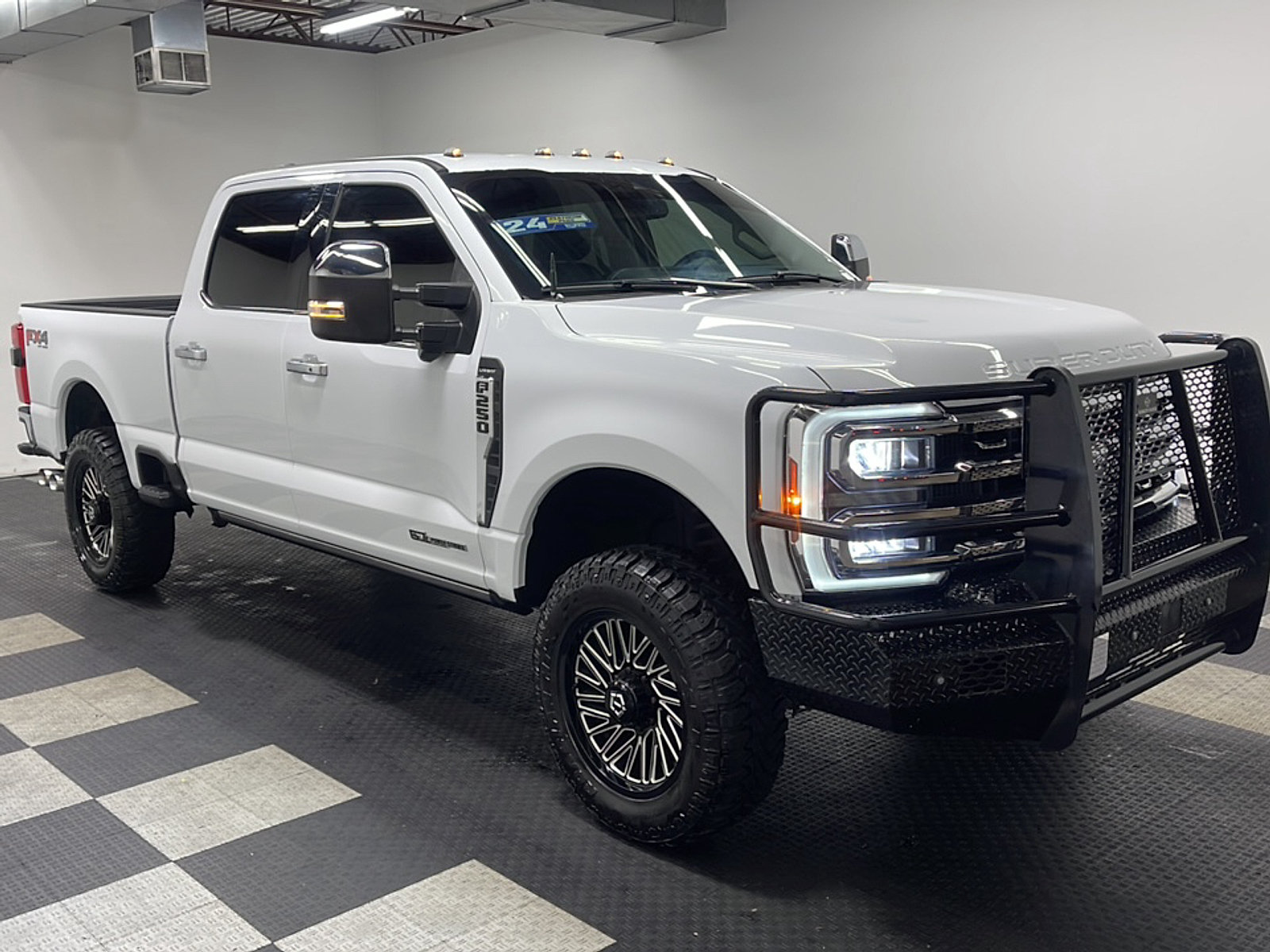 Used 2024 Ford F250 Lariat w/ Lariat Ultimate Package AWD/4WD image 24