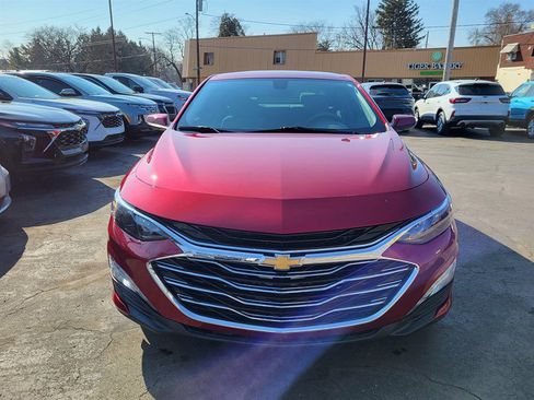 Used 2022 Chevrolet Malibu LT image 2