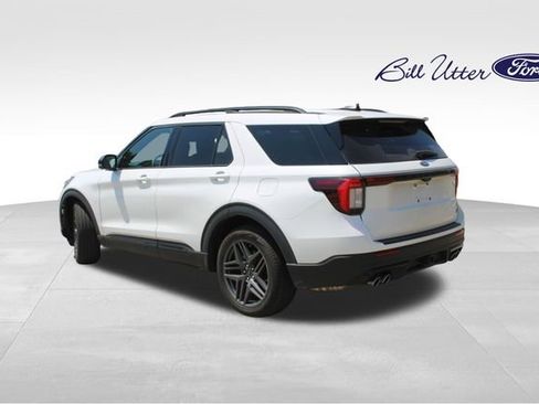 Used 2025 Ford Explorer ST AWD/4WD image 7
