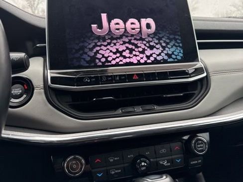 Used 2022 Jeep Compass Limited image 14