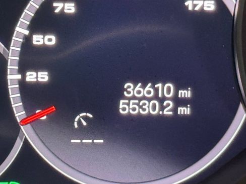 Used 2022 Porsche Cayenne Platinum Edition image 18