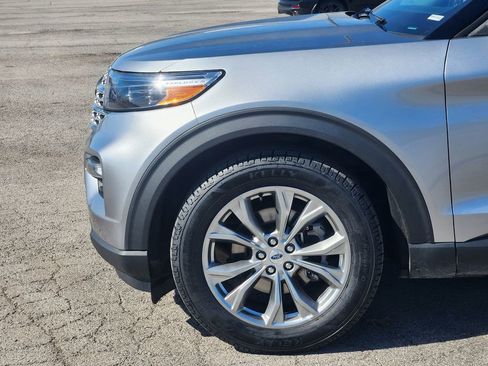 Used 2023 Ford Explorer Limited image 8