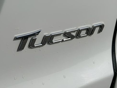 Used 2011 Hyundai Tucson GLS image 29