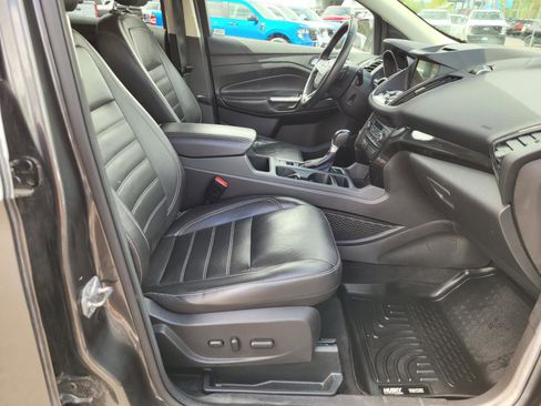 Used 2017 Ford Escape Titanium w/ Equipment Group 301A AWD/4WD image 20
