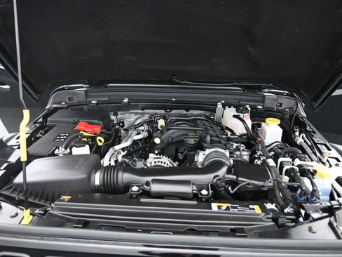 Used 2024 Jeep Gladiator Rubicon w/ Convenience Group image 21