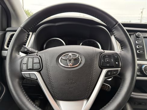 Certified 2019 Toyota Highlander SE AWD/4WD image 14