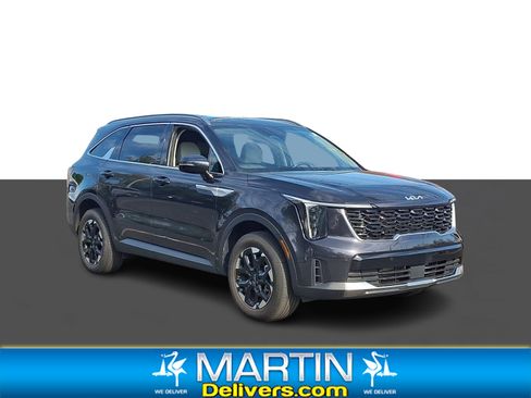Certified 2025 Kia Sorento S image 1