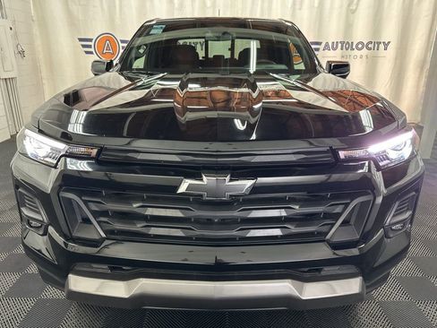 Used 2025 Chevrolet Colorado Z71 w/ Midnight Edition AWD/4WD image 4