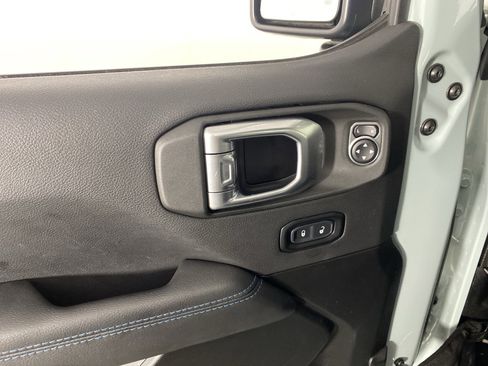 Used 2023 Jeep Wrangler Unlimited Rubicon 4xe w/ Cold Weather Group AWD/4WD image 21