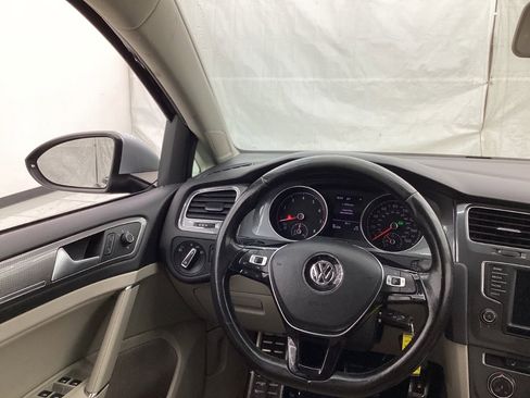 Used 2017 Volkswagen Golf Alltrack S image 30