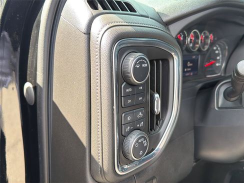 Used 2021 Chevrolet Silverado 1500 LT Trail Boss AWD/4WD image 28