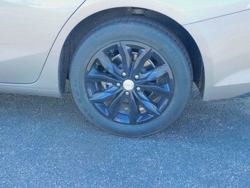 Used 2025 Chevrolet Malibu LT image 11