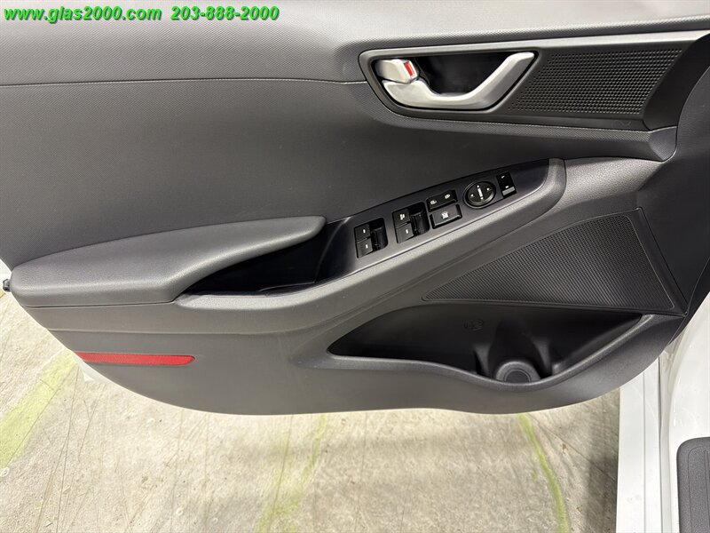 Used 2018 Hyundai Ioniq Blue FWD image 25