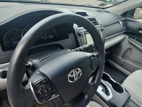 Used 2012 Toyota Camry LE FWD image 5