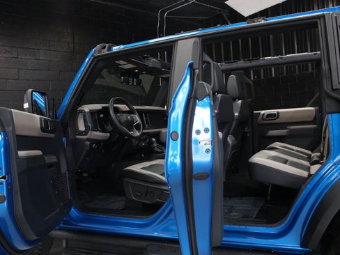 Used 2023 Ford Bronco Wildtrak AWD/4WD image 35