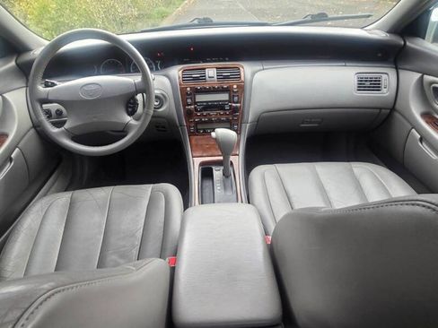 Used 2000 Toyota Avalon XLS image 2