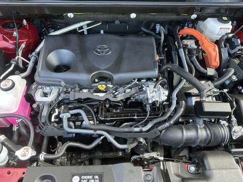 Used 2024 Toyota RAV4 XLE AWD/4WD image 12