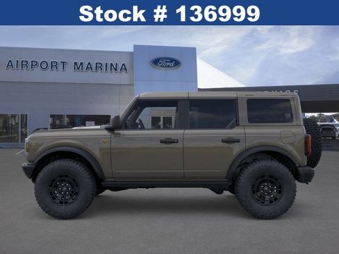 New 2026 Ford Bronco Badlands image 3